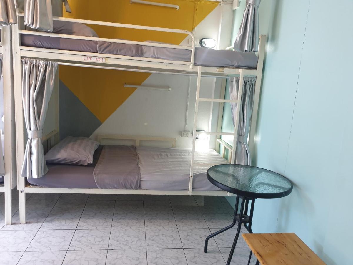 I-Smile & U2 Hostel Чиангмай Екстериор снимка